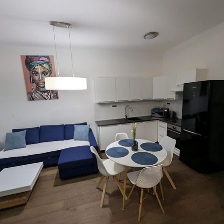 זאגרב Fantabulous Downtown Abode W King Bed, 65" Tv, Washer And Tumble Dryer מראה חיצוני תמונה